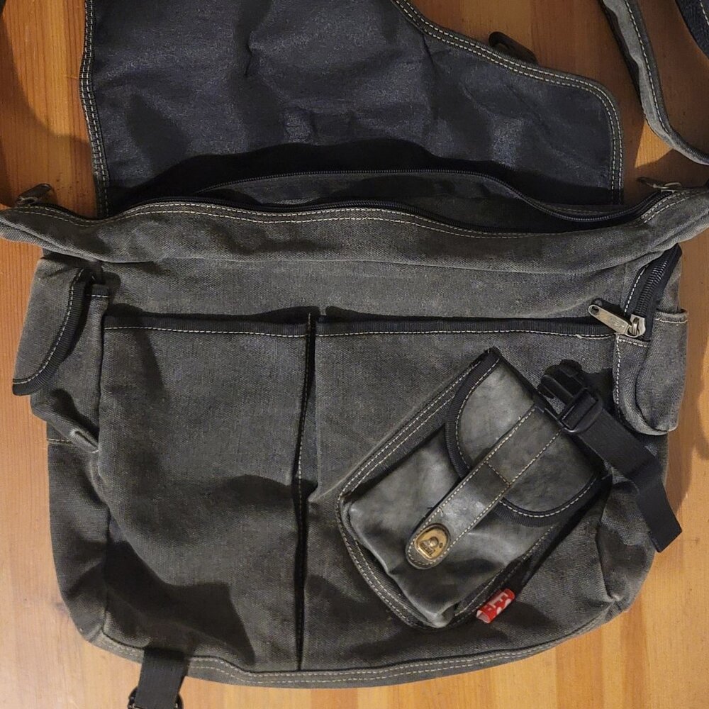 Vintage Diesel cyber tech messenger bag - Picture 5 of 6